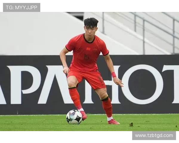 国内小将足球明星最新排名揭晓年轻球员崭露头角引发关注与期待 国内小将足球明星最新排名揭晓年轻球员崭露头角引发关注与期待