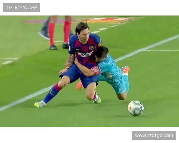 抖音平台上那些备受欢迎的足球明星与他们的精彩瞬间 抖音平台上那些备受欢迎的足球明星与他们的精彩瞬间